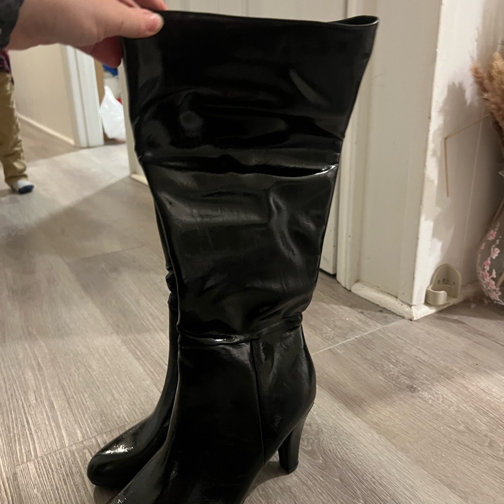 Elegant Black Heeled Boots for Women